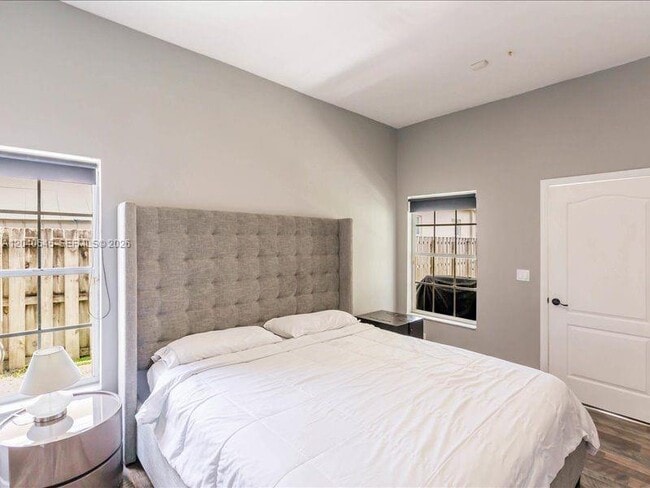 Building Photo - 21475 SW 90th Pl