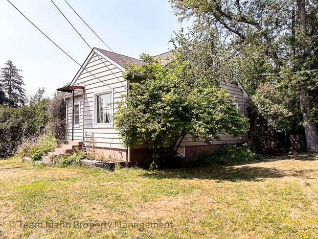 Building Photo - 1203 S Logan St