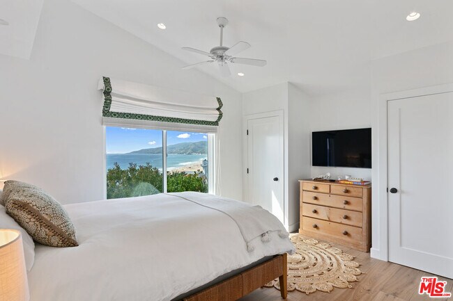 Building Photo - 29680 Zuma Bay Way