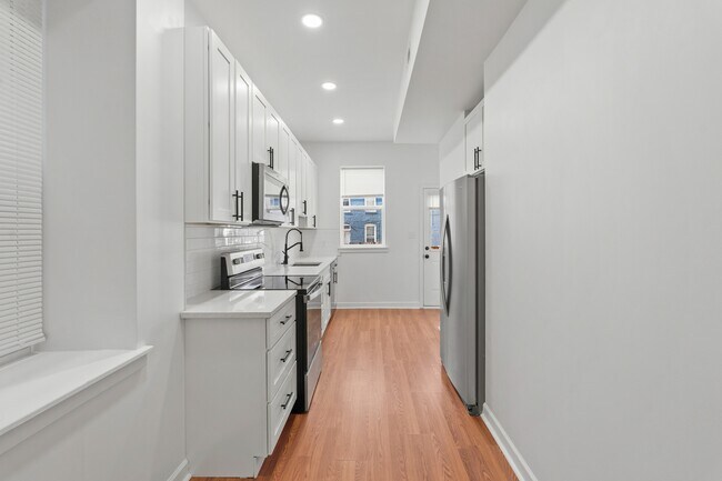 Building Photo - 324 E 23rd St