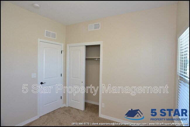 Building Photo - 806 TS Daniel Cadena Dr