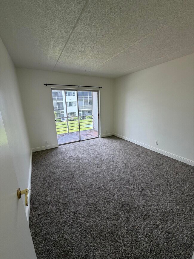 Building Photo - 4500 N Flagler Dr