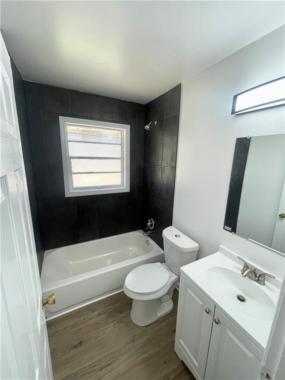 Building Photo - 2916 Skyland Dr NE