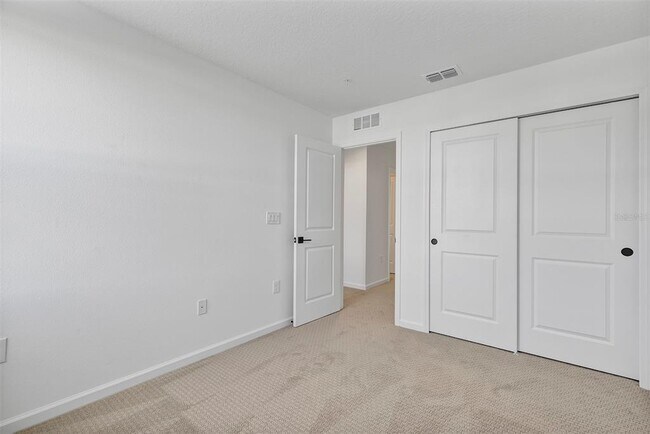 Building Photo - 1851 Pinecliff Dr