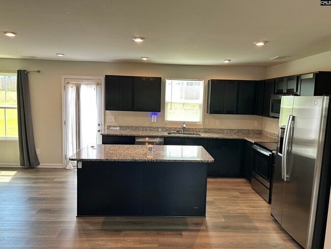 Building Photo - 3032 Blue Brook Ln