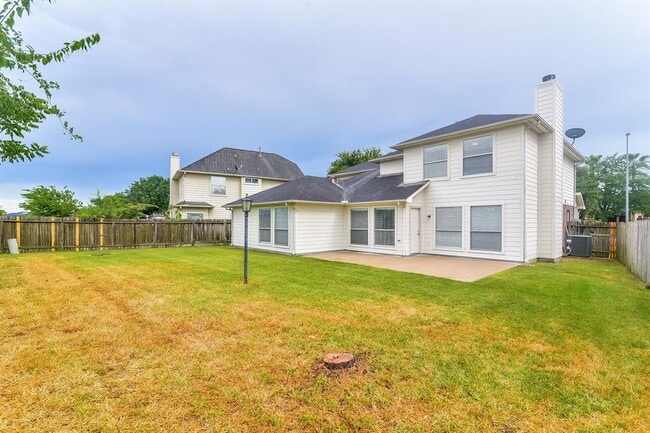 Building Photo - 22530 Heather Way Ct