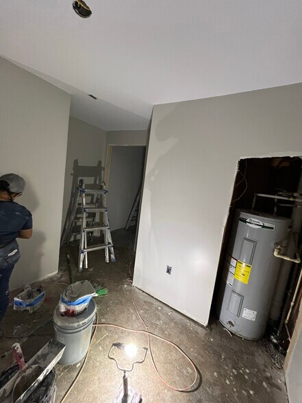 Building Photo - 711 Grandview Ave