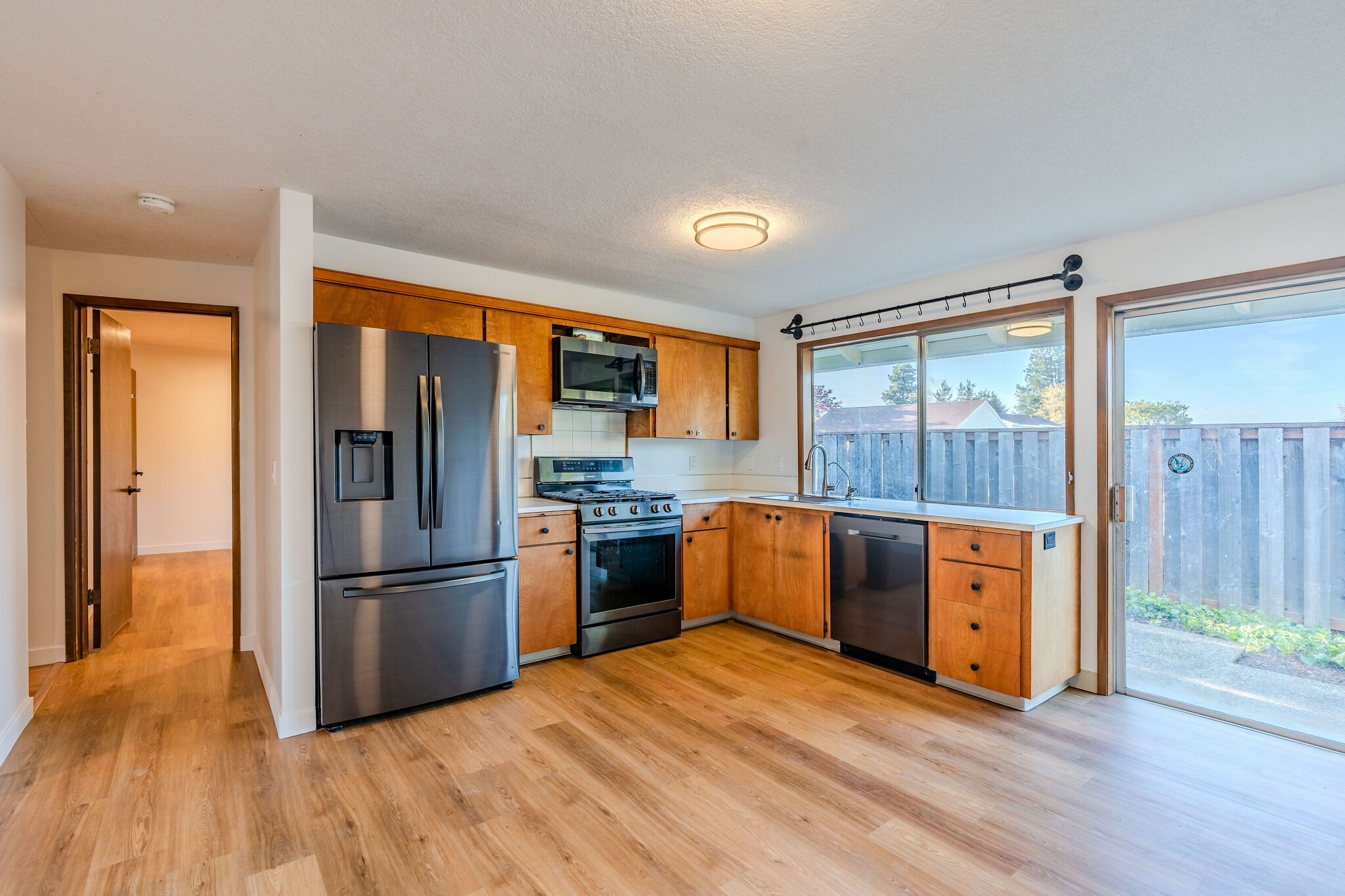 Building Photo - 14225 SW Rocklynn Pl