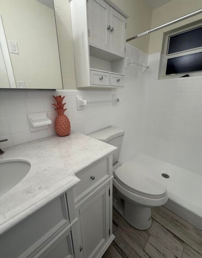 Building Photo - 3393 NE Sandra Dr