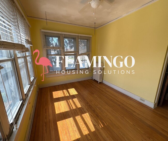 Building Photo - “Massive 8-Bedroom Home in Dayton – Rare Multi-Level Living Space”