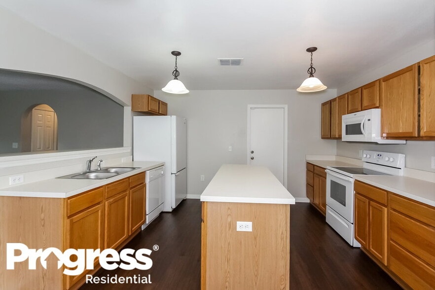 Building Photo - 13518 Padron Ct