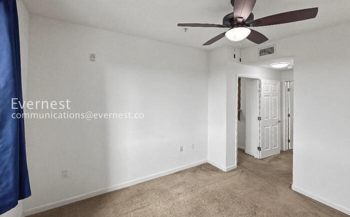 Building Photo - 1101 S Main St