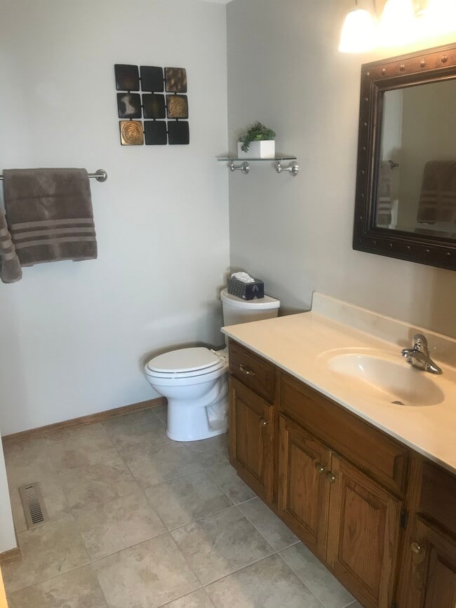 Building Photo - 101 S Rock Rd