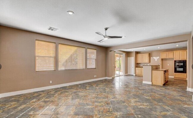 Building Photo - 757 Secret London Ave