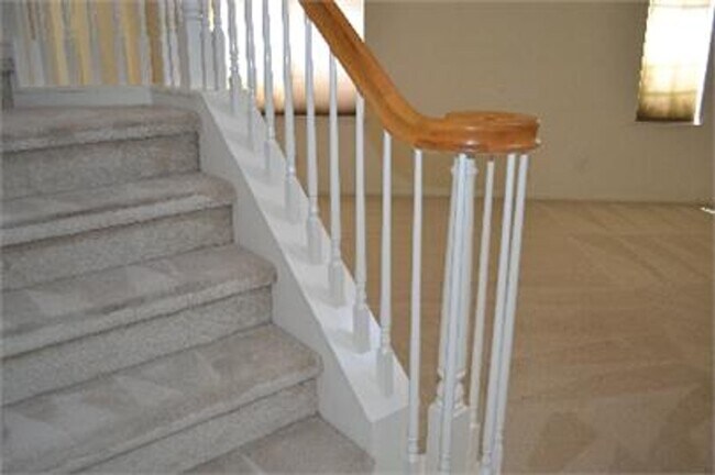 Building Photo - Beautiful 4-Bedroom, 3-Bath Home in Sycamo...
