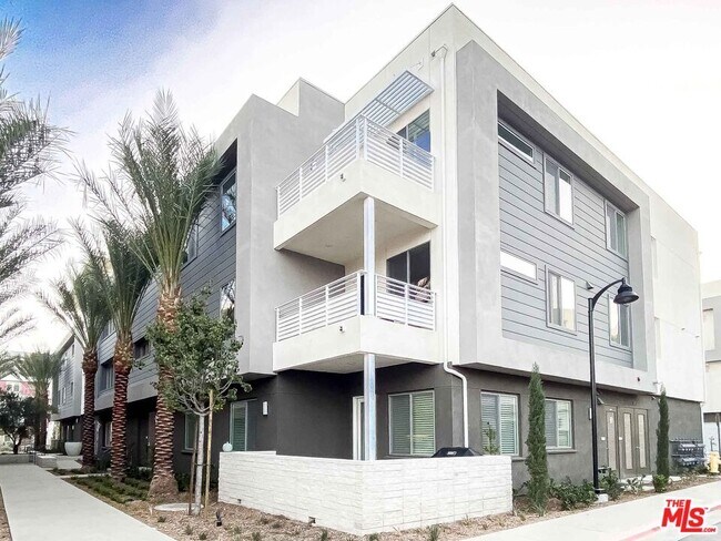 Primary Photo - 1893 Union St