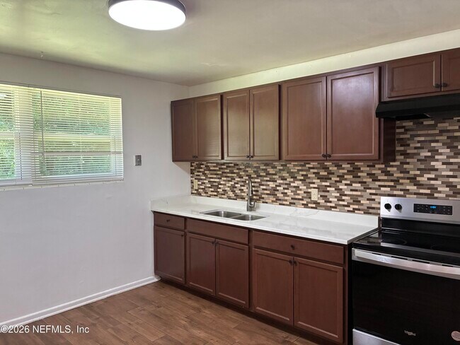 Building Photo - 645 Allen Ln