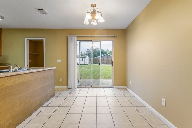 Building Photo - 108 N Gray Ave