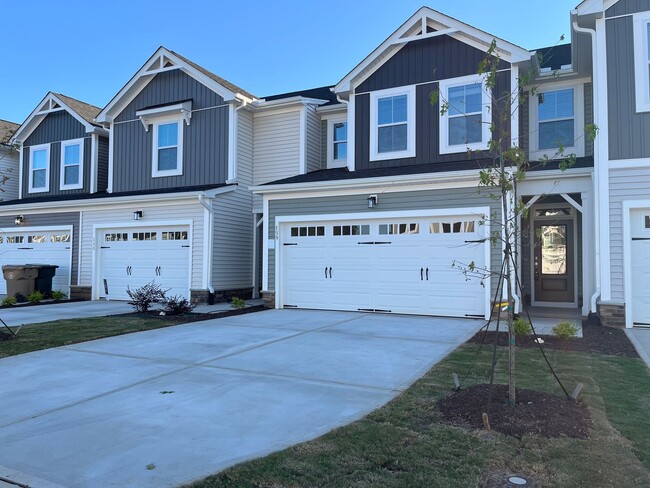 Building Photo - New Garner Townhome, Amazing Bedroom Suite...