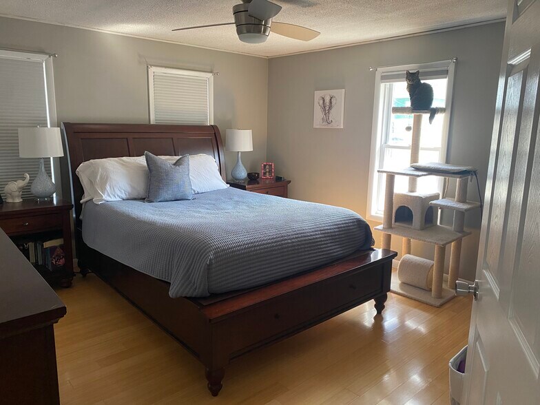 Building Photo - 1294 Vestal Ave