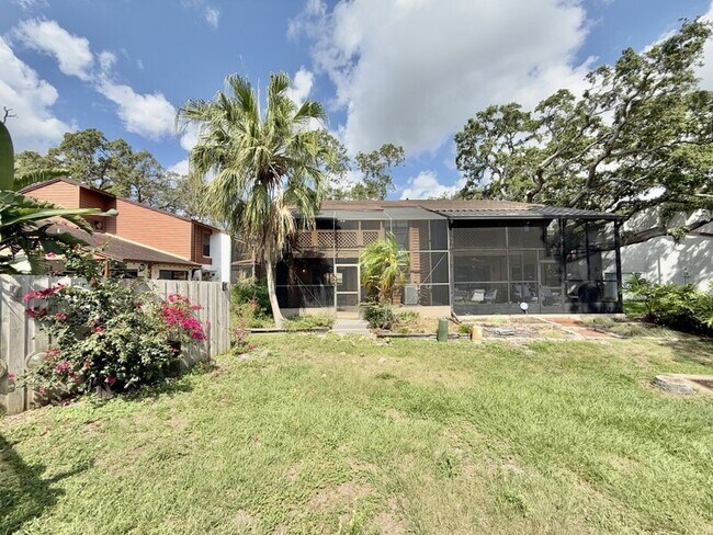 Building Photo - 817 Fairwood Forest Dr