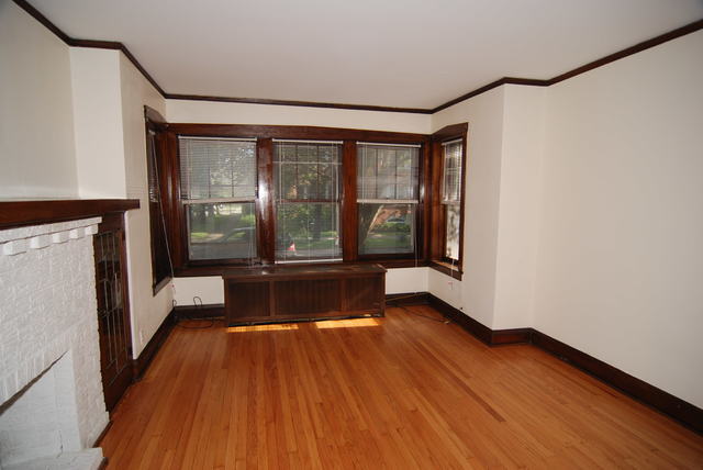 Building Photo - 3921 N Linder Ave