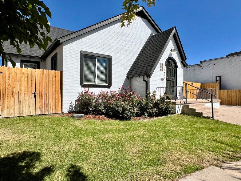 Building Photo - 2615 W Caithness Pl