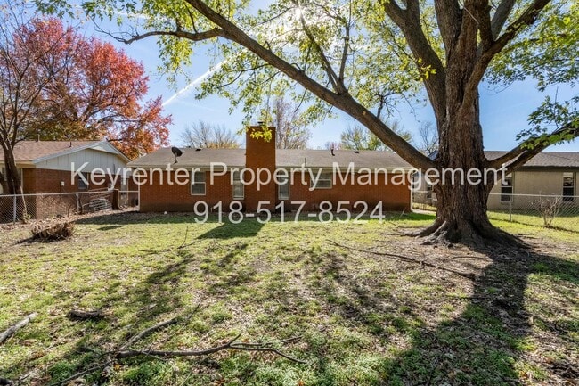 Building Photo - 3 Bedroom Broken Arrow Home, Available for an immediate move in!