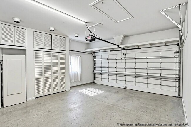 Building Photo - 1534 Palancia Ave