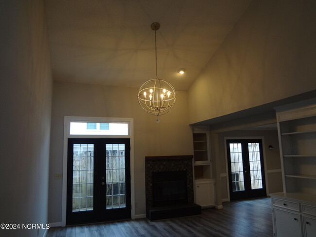 Building Photo - 107 Gates Dr
