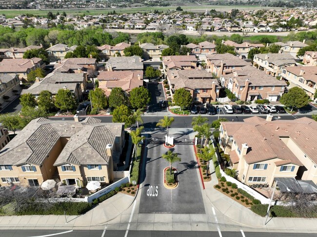Building Photo - 33570 Emerson Way