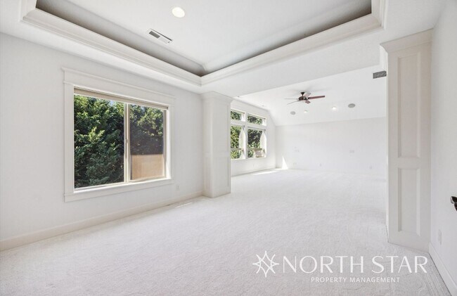 Building Photo - Stunning Bull Mountain Estate