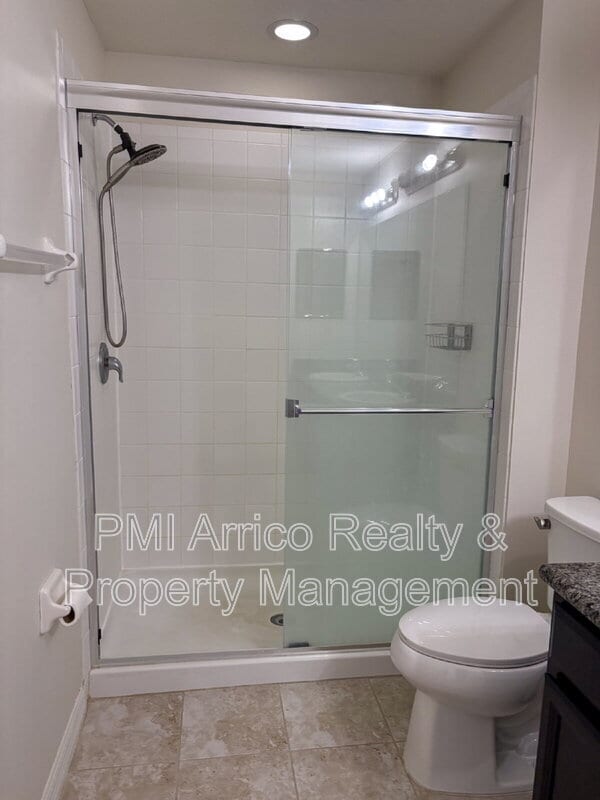 Building Photo - 7079 Woodchase Glen Dr