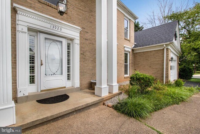 Building Photo - 13920 Wagon Way