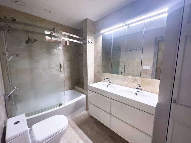 Building Photo - 3714 S Indiana Ave