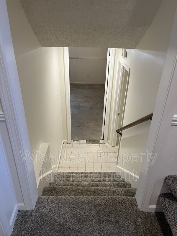 Building Photo - 514 SE Adobe Dr