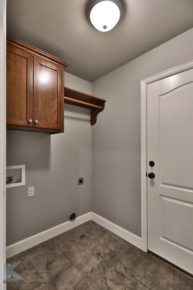 Building Photo - 3812 Carrera Ln