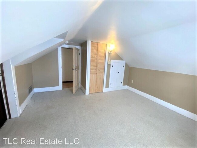 Building Photo - 3 br, 2 bath House - 439 N Washington St
