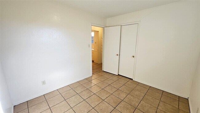 Building Photo - 132 SW 11th St