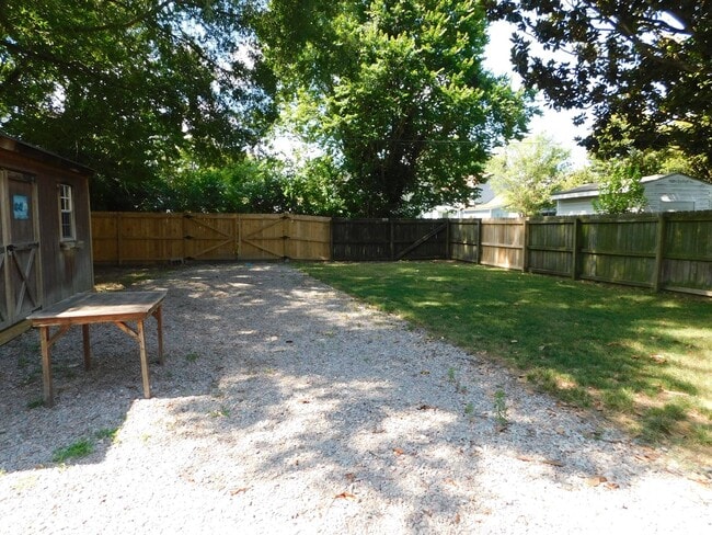 Building Photo - 3 bedroom 2 bath in Elizabeth City