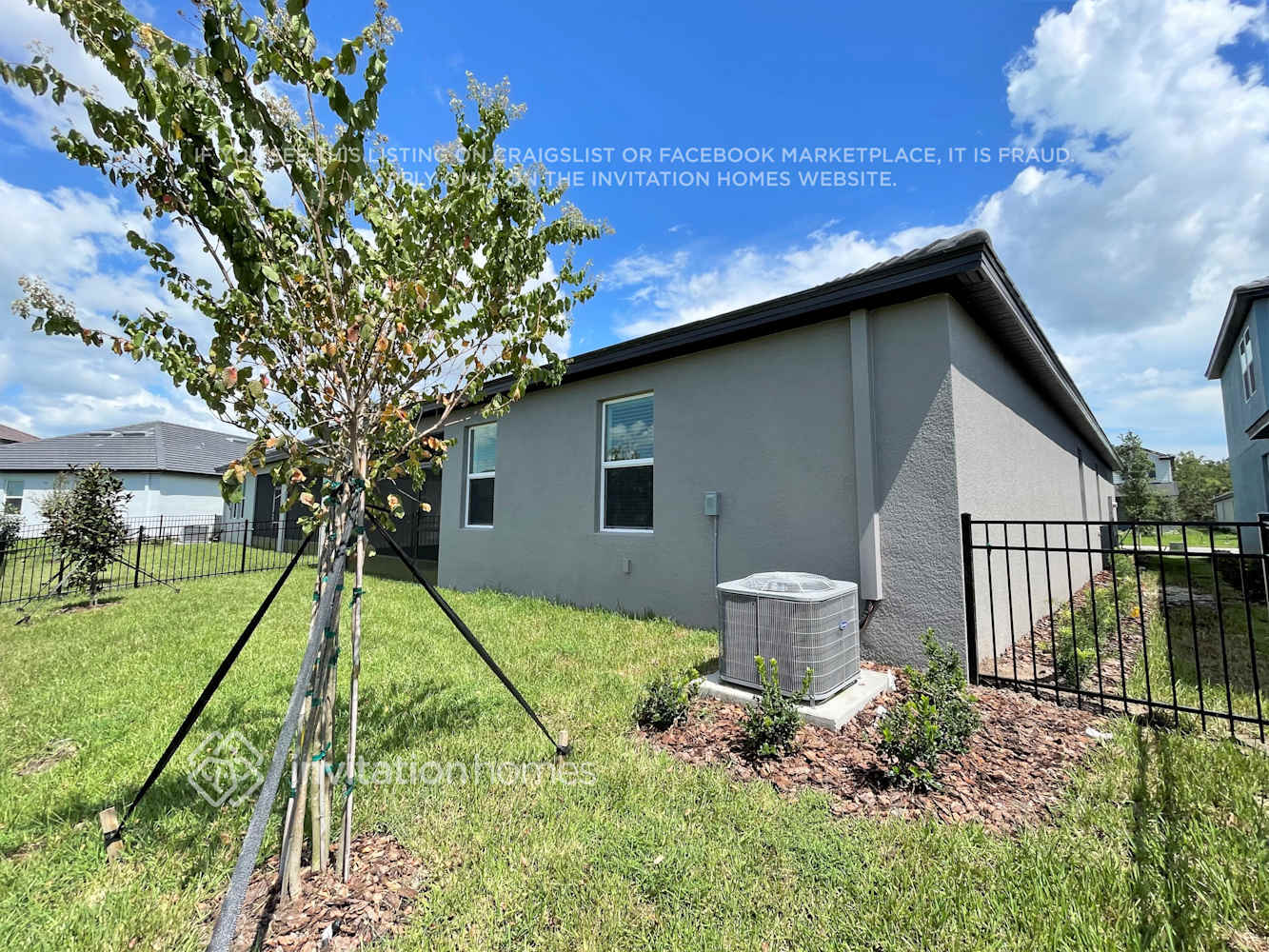 Building Photo - 14246 17 Ct E