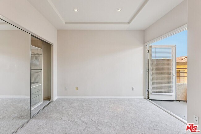 Building Photo - 14290 Dickens St