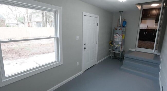 Building Photo - Beautifully Renovated Ranch-Style Home in ...