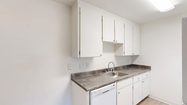 Building Photo - 410 Alameda del Prado