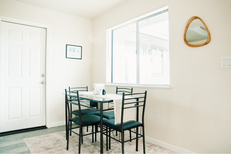 Building Photo - 828 Murray Rd