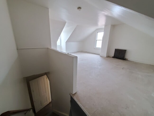 Building Photo - Milton -840