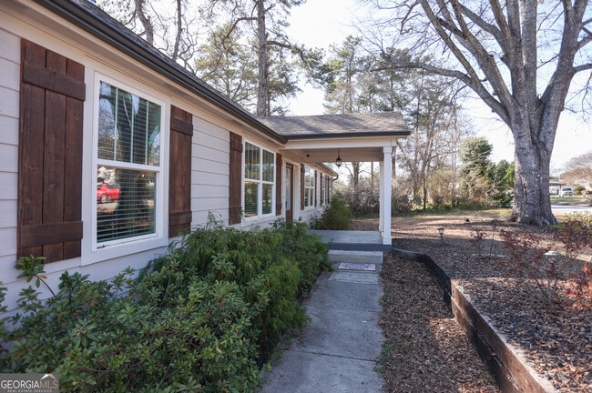 Building Photo - 68 Hayes St