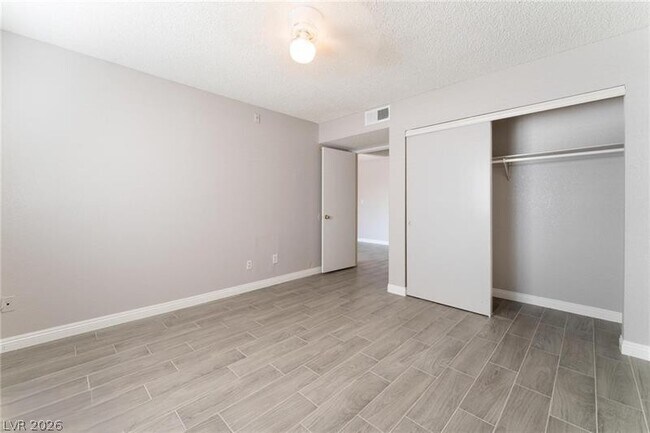 Building Photo - 221 Mission Catalina Ln