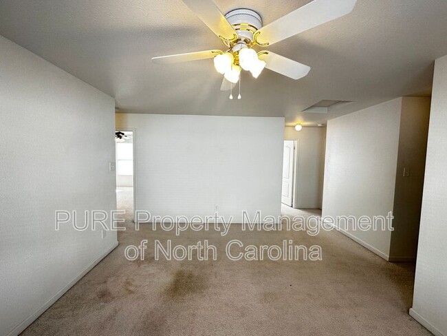 Building Photo - 723 Skywatch Ln