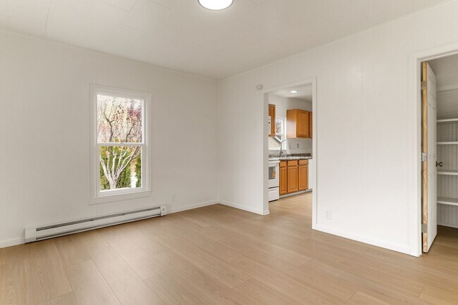 Building Photo - Charming 3-Bedroom, 1-Bathroom Home with Upstairs Bonus Area